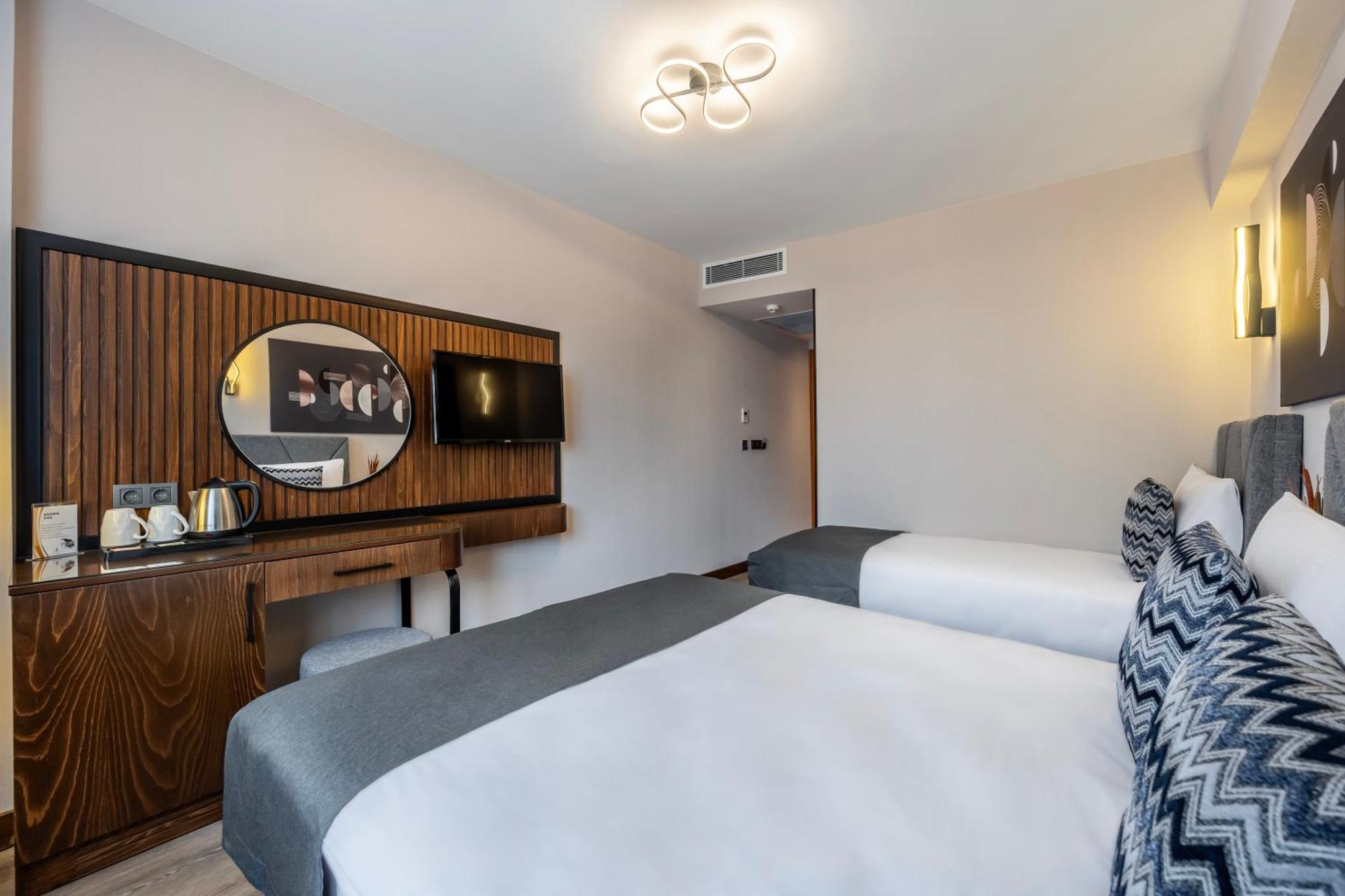 Hotel Bristol Istanboel Buitenkant foto