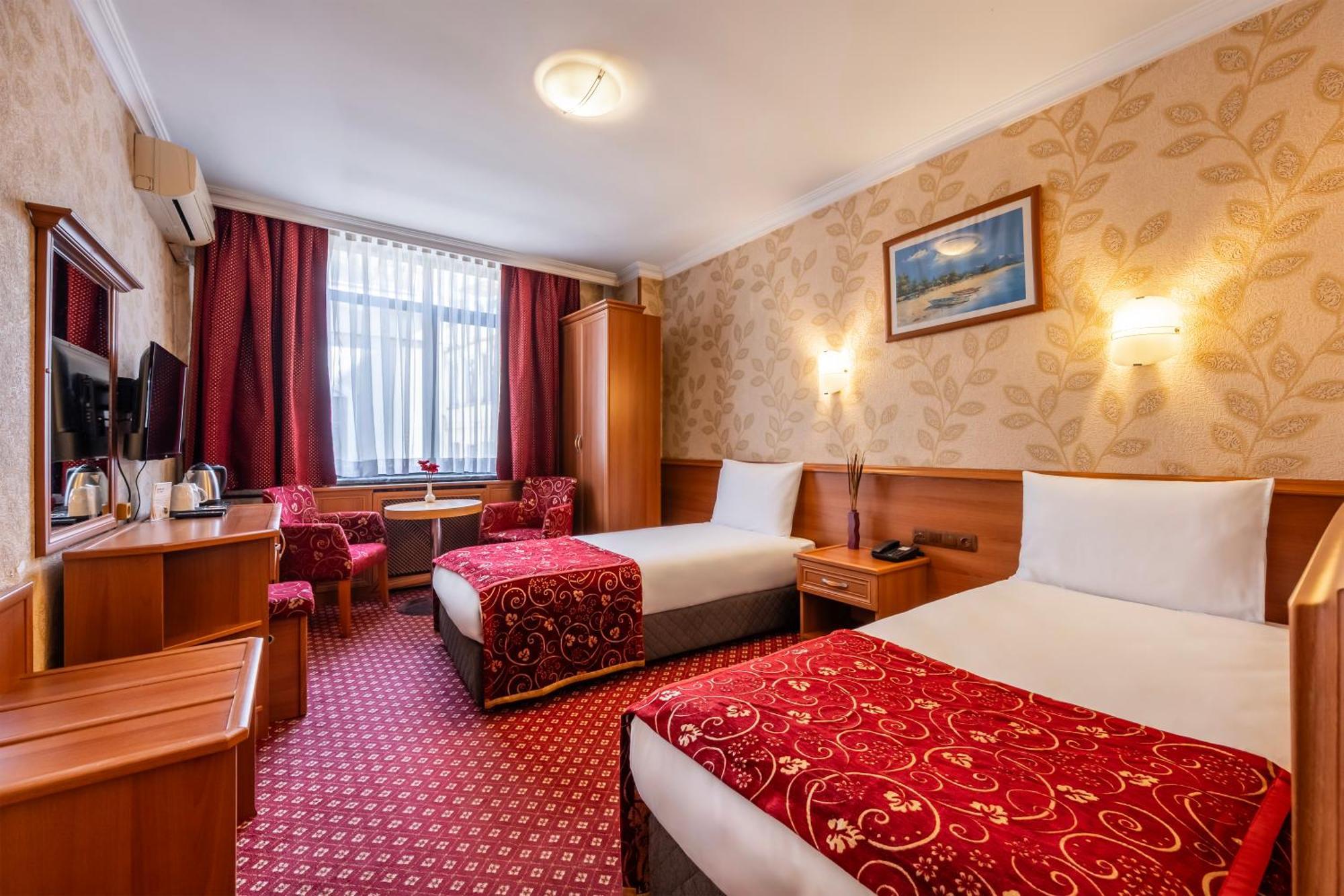Hotel Bristol Istanboel Buitenkant foto